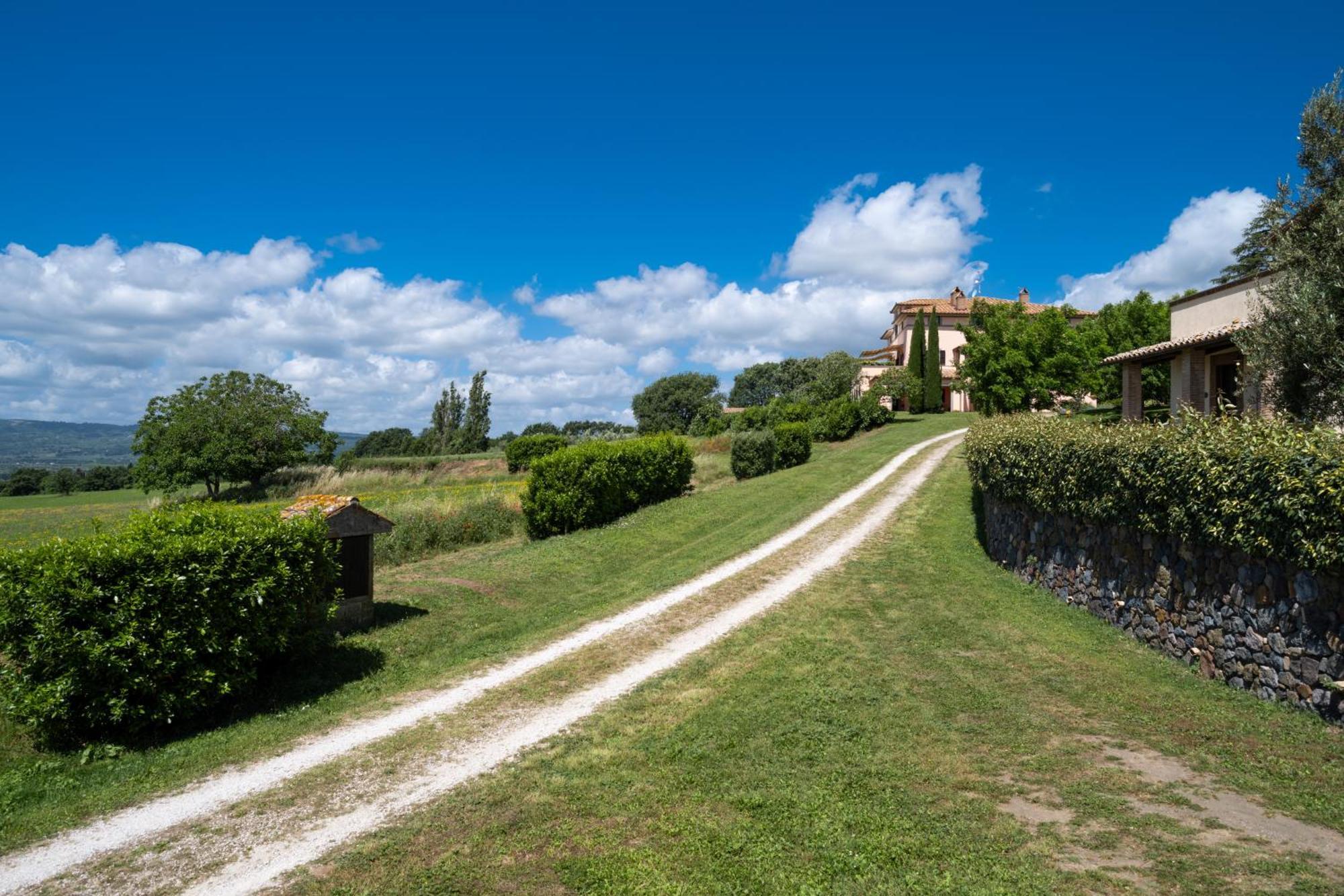 Agri Relais Il Poderaccio Di Bolsena Bagian luar foto